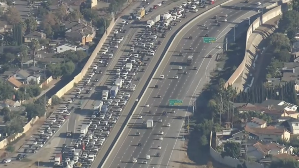 Northbound Highway 101 lanes in San Jose blocked by overturned vehicle — CBS Bay Area (KPIX), Monterey Community news