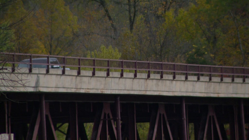 Businesses near Osceola brace as Highway 243 bridge set to close — WCCO / CBS Minnesota, Monterey Business news
