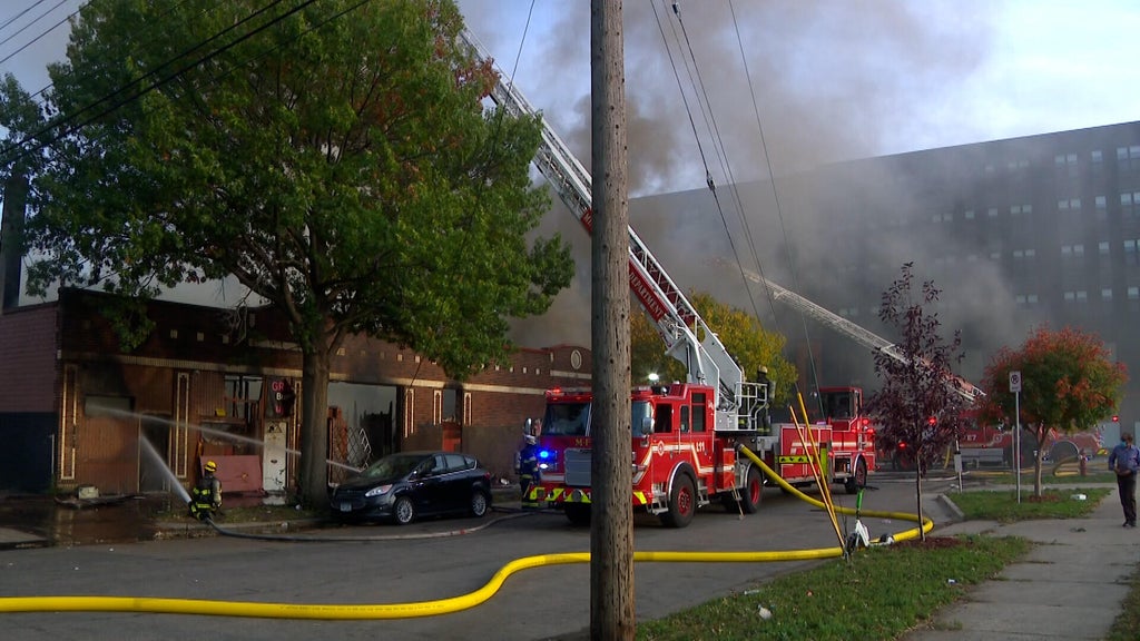 2 Minneapolis firefighters hurt in East Franklin Avenue business fire — WCCO / CBS Minnesota, Monterey Health news