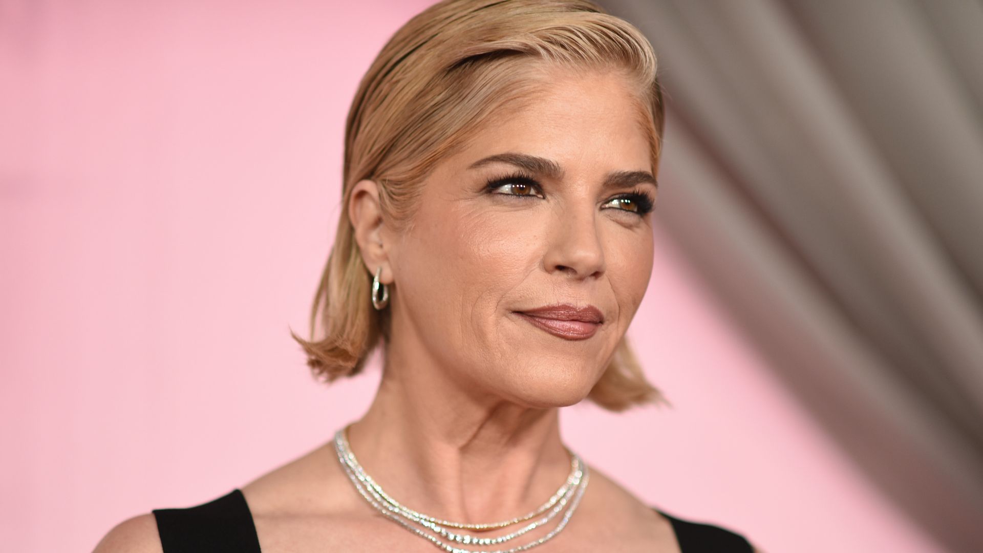 Selma Blair arraigned after alleged altercation on Delta flight, bail set at $20K
       — ABC 7 Bay Area, Monterey Community news