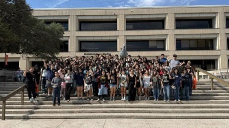 SAISD middle schoolers connect with college life during schoolwide event — KENS 5 (San Antonio), Monterey Schools news