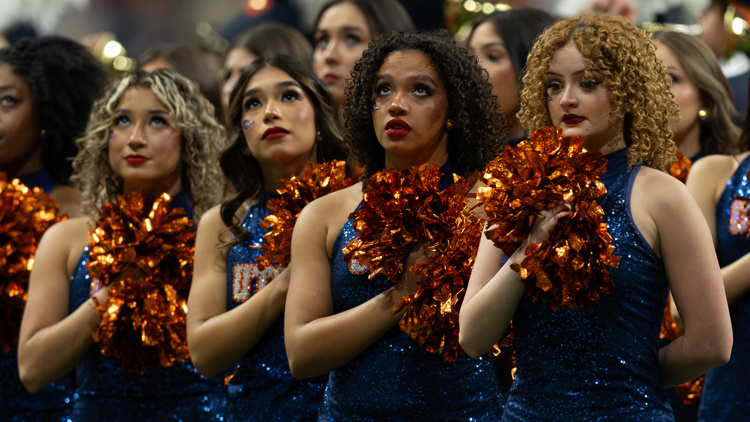 Here's what we know about the service member who fell at the UTSA football game — KENS 5 (San Antonio), Monterey Sports news