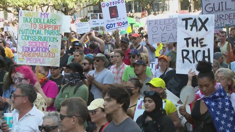 ‘No Kings’ protests planned across Houston-area Saturday as organizers urge people to vote early in upcoming midterm elections — KHOU 11 (Houston)