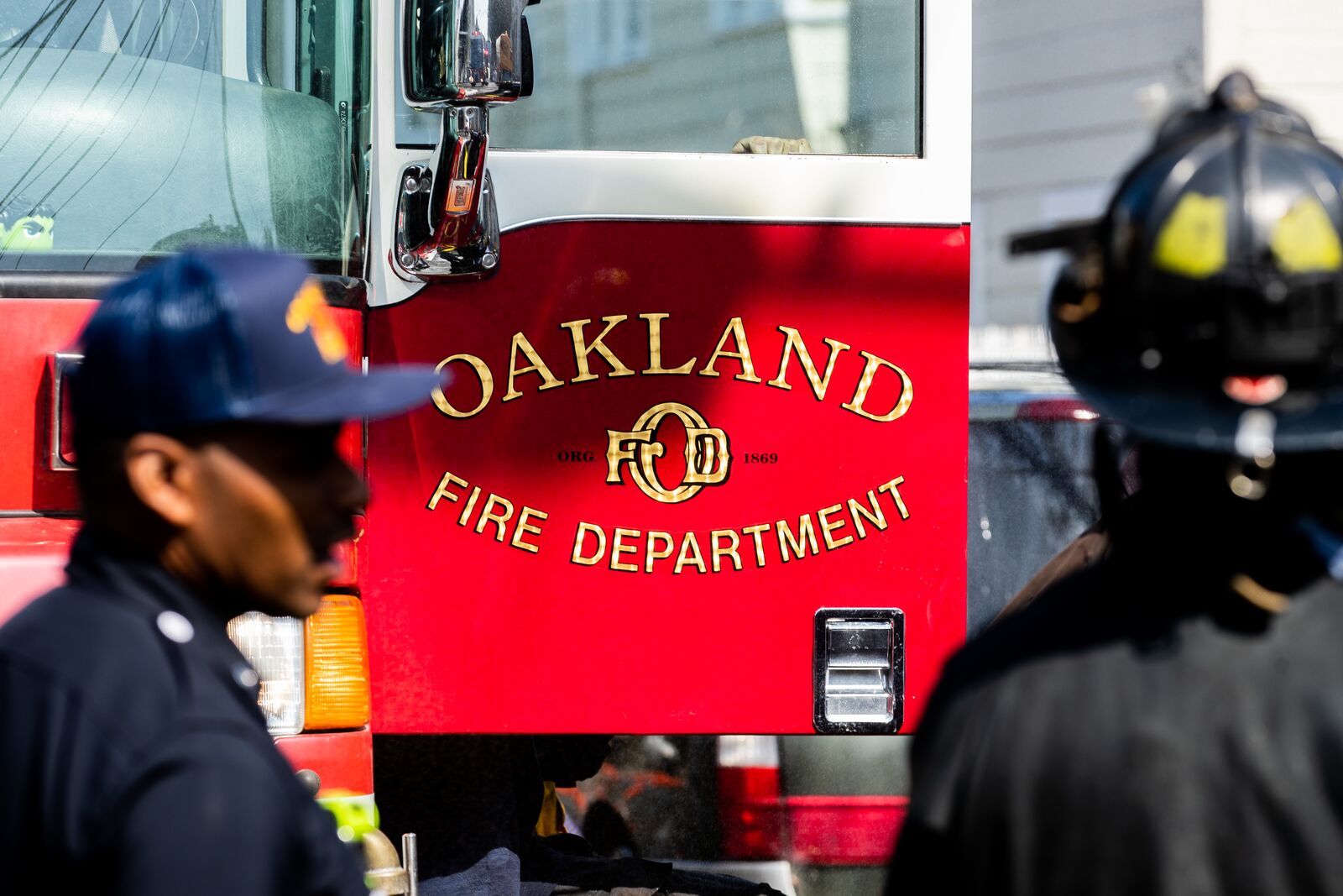 Firefighters are battling a fire in the Oakland-Berkeley hills — The Oaklandside