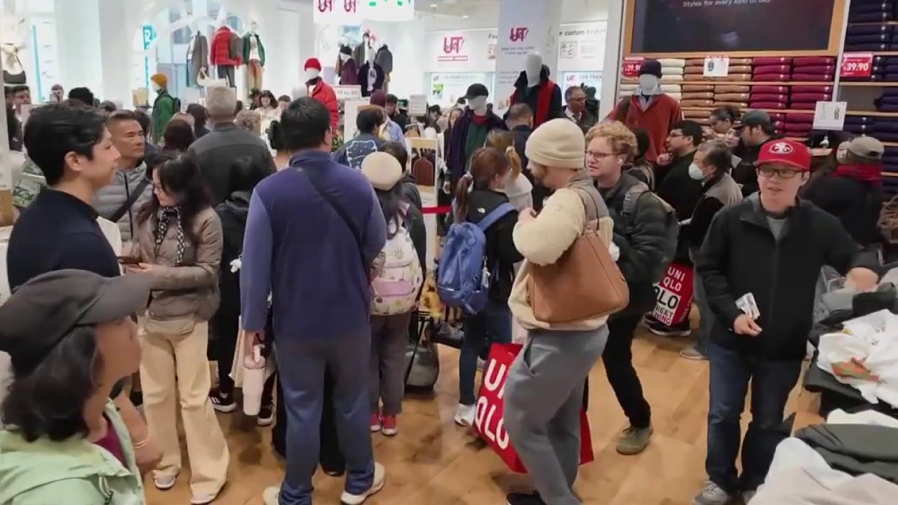 Crowds line up for grand opening of new Uniqlo store in SF — KTVU FOX 2 Bay Area, Monterey Business news