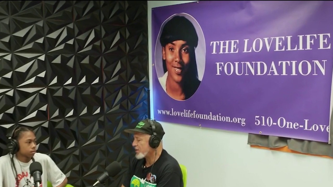 Oakland's McClymonds High podcast studio renamed in honor of Lo'Eshe Lacy as city continues 'Love Life Week' — KTVU FOX 2 Bay Area, Monterey Technology news