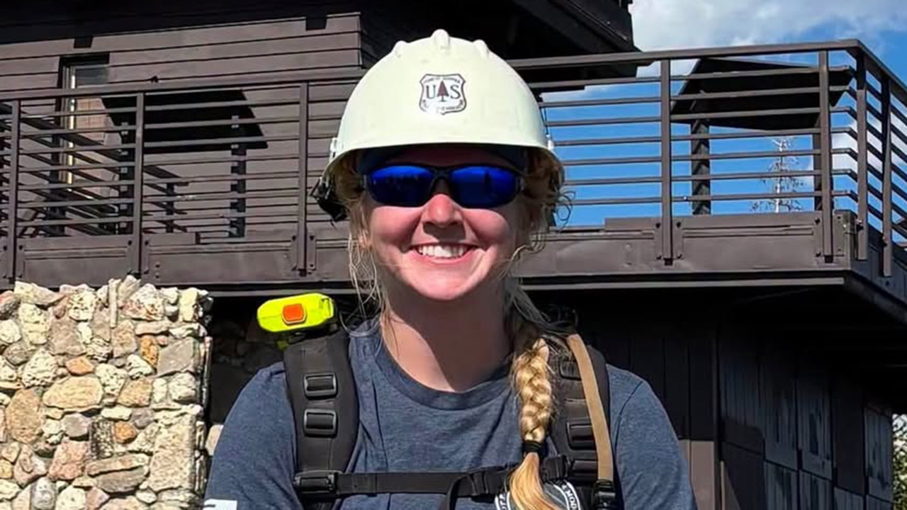 Firefighter, 24, died after being struck by a tree battling La. wildfire — KTVU FOX 2 Bay Area, Monterey Community news